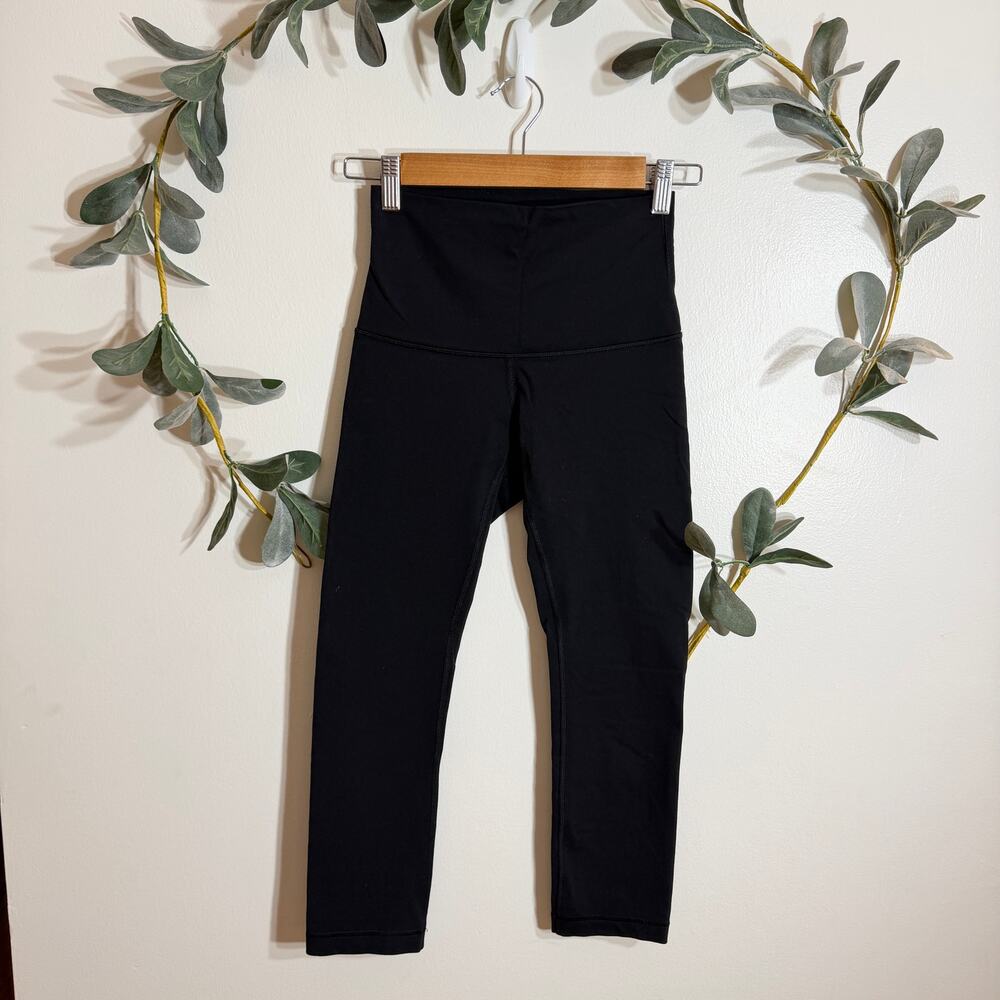 Lululemon High Waisted Black Cropped Leggings